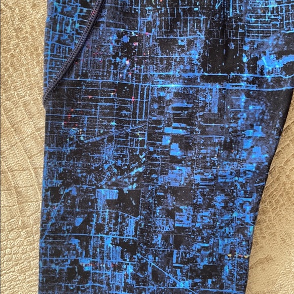 Lululemon pattern leggings - Picture 4 of 4